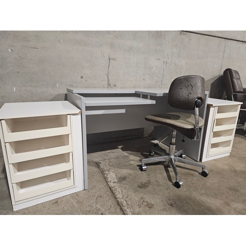 601 - Office Desk, 2 Filing Drawers & Office Chair