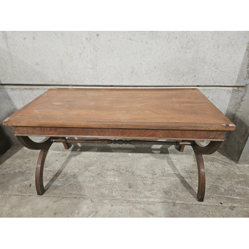 621 - Reproduction Mahogany Coffee Table H46cm L91cm W46cm