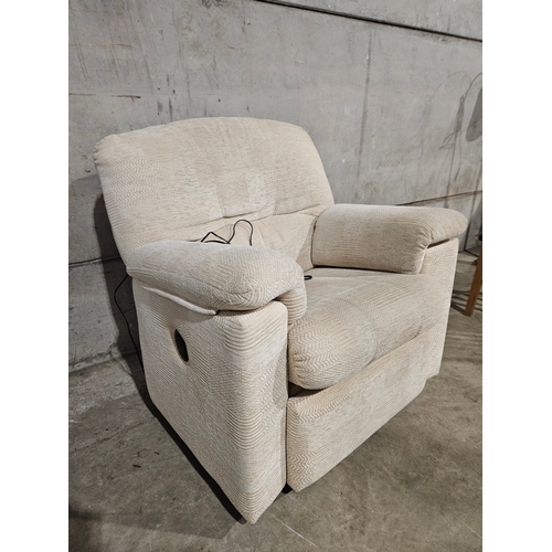 694 - Cream Electric Recliner Chair