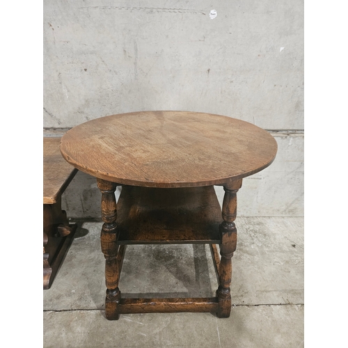 660 - 2 Oak Occasional Tables