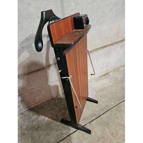 929 - Corby Trouser Press