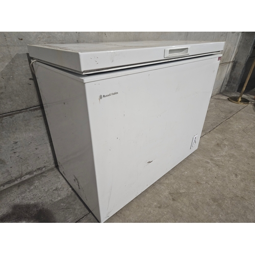 668 - Russell Hobbs Chest Freezer H82cm W98cm D56cm (Working)