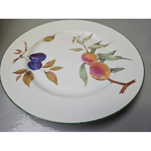 112 - 40 Pcs Royal Worcester Evesham Vale Dinnerware