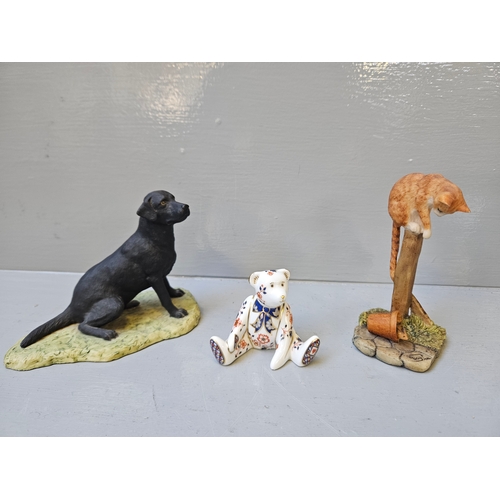 179 - 2 Ware Mantel Vases, Border Fine Arts Labrador By Ray Ayres, Border Fine Arts Cat & Royal Crown Derb... 