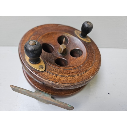 580 - Vintage Wooden Brass Fishing Reel