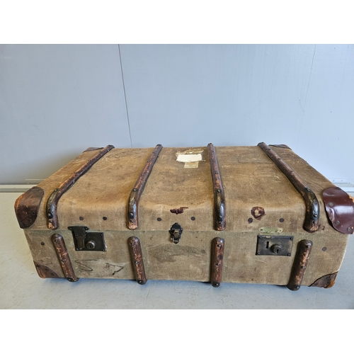 1119 - Canvas Trunk