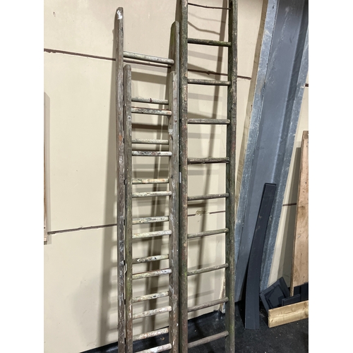 1049 - Wooden Ladders