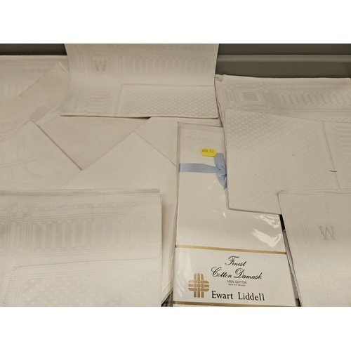 33 - Quantity Of White Linen Napkins