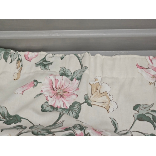 38 - A Pair Of Cream Patterned Curtains H72