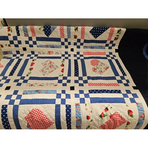 50 - Patchwork Quilt L192cm W192cm & 2 Matching Pillowcases