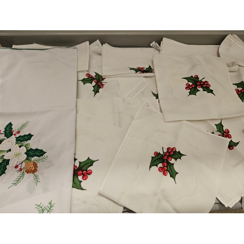 58 - Peixoto Christmas Tablecloth & Christmas Napkins & Other Tablecloths Etc