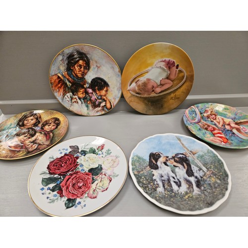 176 - 18 Assorted Collector's Plates