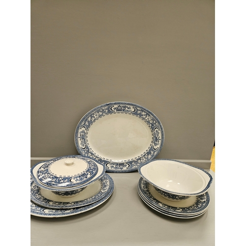 195 - 8 Pc Maling Blue & White Dinnerware