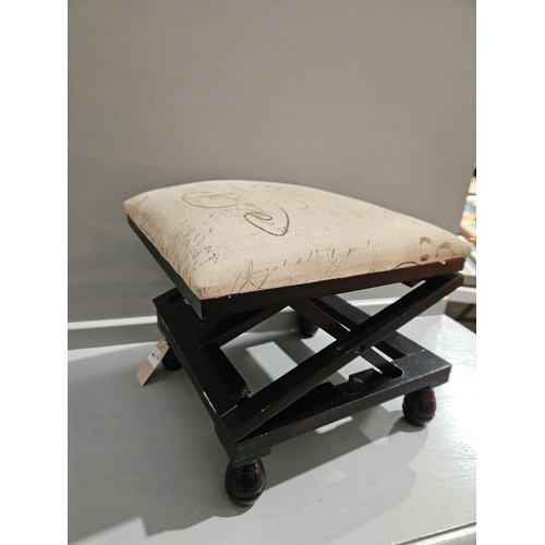 410 - Multi Position Footstool, Quantity of Pimpernel Place Mats