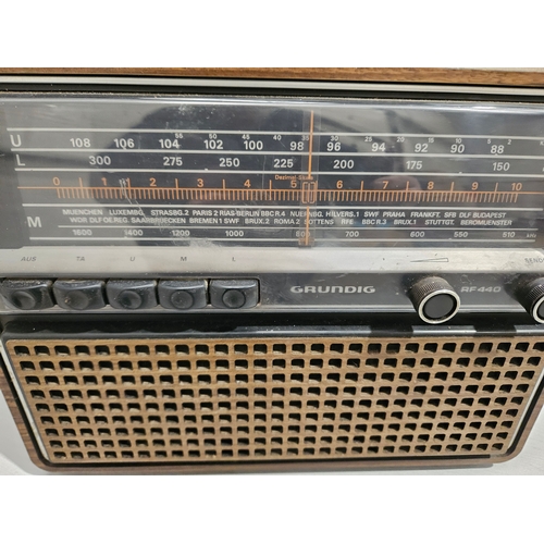 505 - Grundig Radio