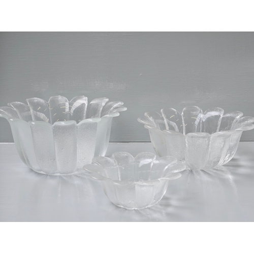 51 - Quantity Of Crystal Daisy Dessert Dishes, Bowls, Plates Etc