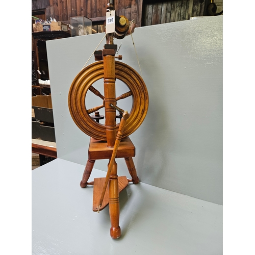 370 - Oak Spinning Wheel H85cm