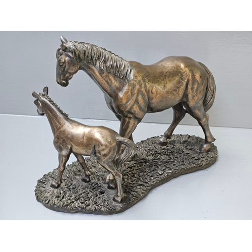 464 - Horse & Foal Figurine