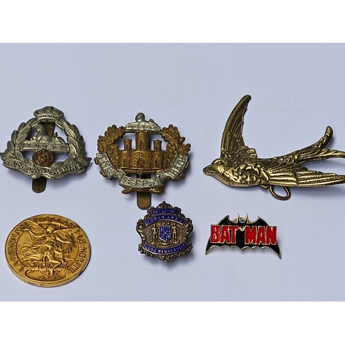 747 - 10 Military & Other Badges Etc