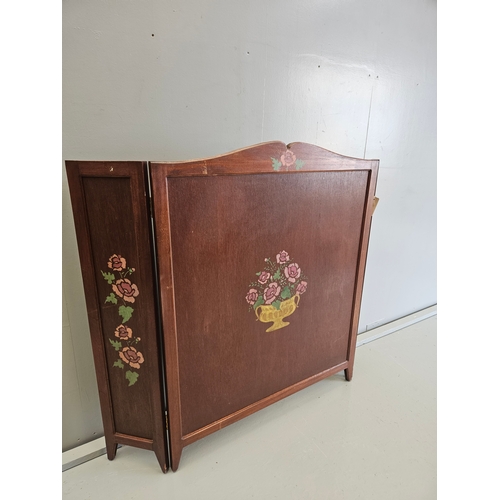 885 - Oak Painted Fire Screen H88cm W121cm