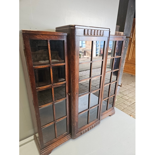 924 - Oak China Cabinet H126cm W120cm D30cm