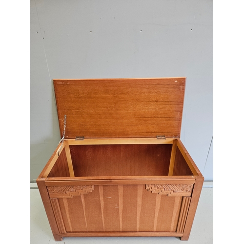 940 - Oak Blanket Box