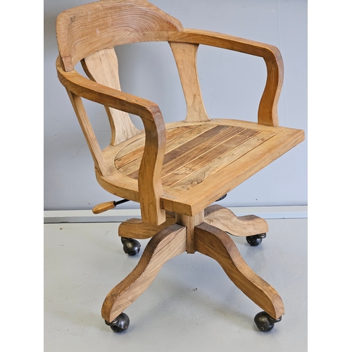 956 - Swivel Office Chair