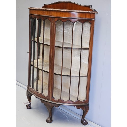 1019 - Mahogany Bow Fronted China Cabinet H130cm W106cm