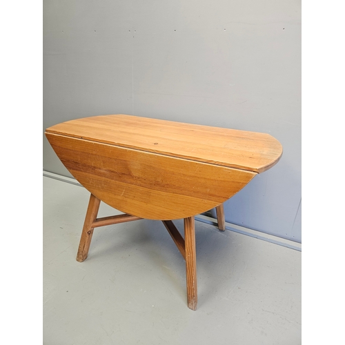 1151 - Ercol Pine Drop Leaf Table H72cm L125cm W113cm