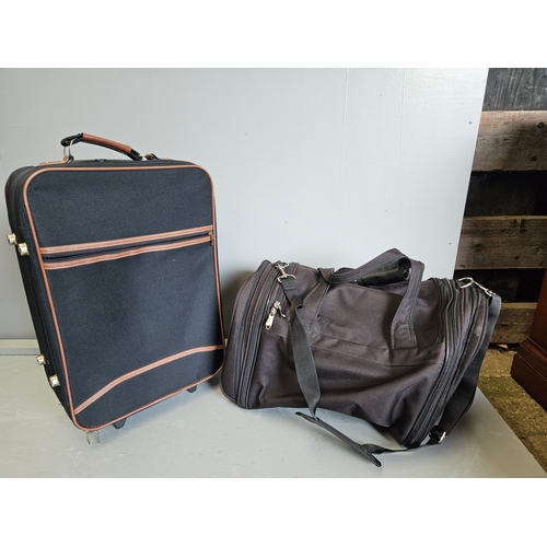 1172 - Small Suitcase, Holdalls Etc