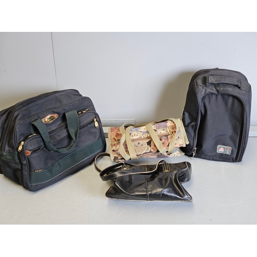 1172 - Small Suitcase, Holdalls Etc