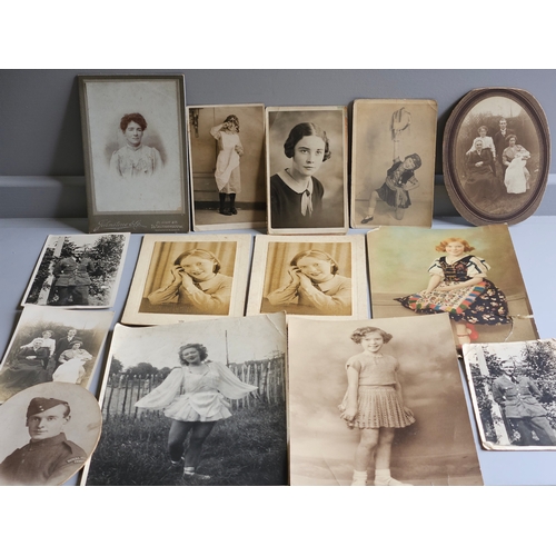 19 - A Quantity Of Victorian & Other Photographs Etc