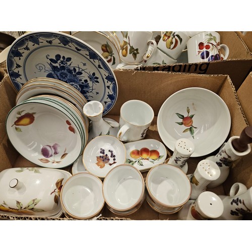 217 - 27 Pcs Royal Worcester Evesham Dinnerware Etc