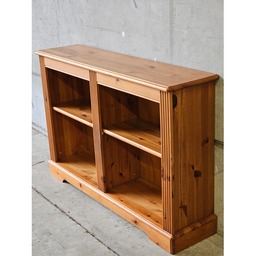 674 - Pine Bookshelf H80cm W120cm D30cm