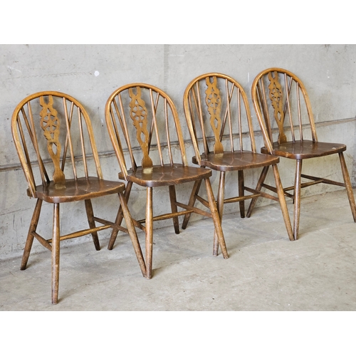 681 - 4 Oak Wheelback Chairs