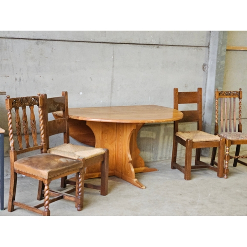 684 - Large Round Pine Table W145cm & 4 Assorted Chairs