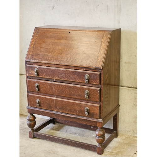 686 - Oak Bureau