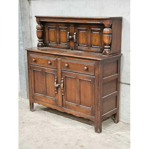 713 - Oak Court Cupboard H124cm W123cm D45cm