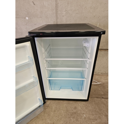 722 - LEC Black Fridge