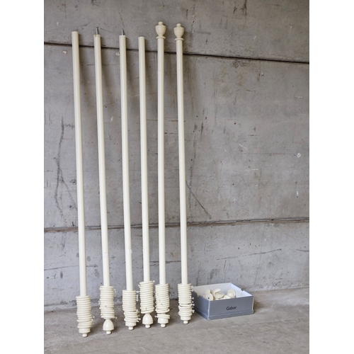 797 - 6 Wooden Cream Curtain Poles & Fittings