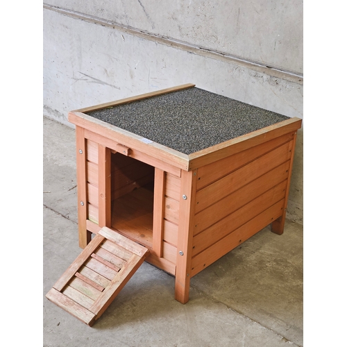 889 - Small Wooden Pet Hutch H43cm W42cm D53cm