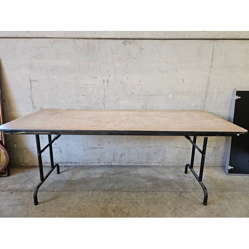 800 - Folding Table