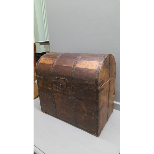 16 - Wooden Domed Top Chest For 6 Bottles H34cm