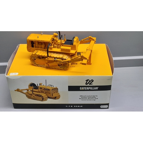 46 - Collector's Model Caterpillar D2 Track Type Tractor 5U Series With Tool Bar Ripper Scale 1:16 In Ori... 