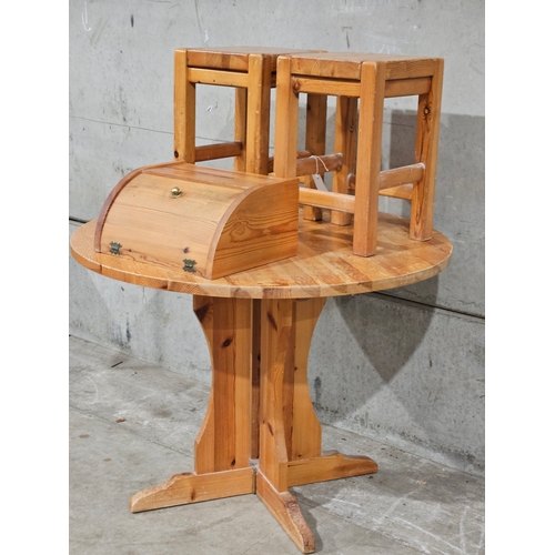 759 - Round Pine Kitchen Table, 2 Stools & Bread Bin