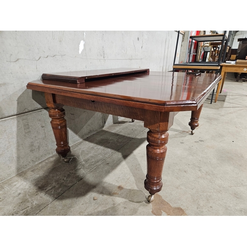 806 - Victorian Mahogany Extending Dining Table With Leaf & Handle H72cm L196cm W122cm