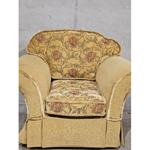 836 - 2 Piece Mustard Patterned Suite