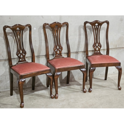 869 - A Set Of 6 Reproduction Dining Chairs