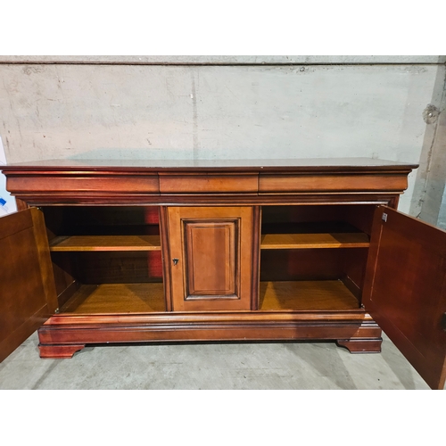 879 - Reproduction Mahogany Sideboard With Keys H97cm W182cm D53cm