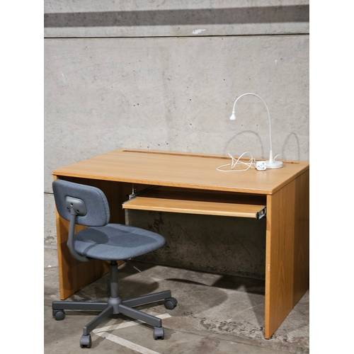 895 - Reproduction Writing Desk, Lamp & Office Chair